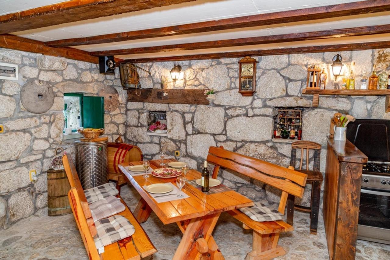فيلا Stone House Nikolina With Heated Pool Bast المظهر الخارجي الصورة